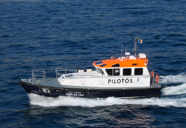 LANCHA DE PILOTOS 12.51M