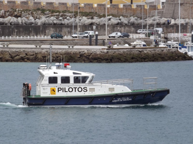 lancha-pilotos-1_6a6727e5cf20e.jpg